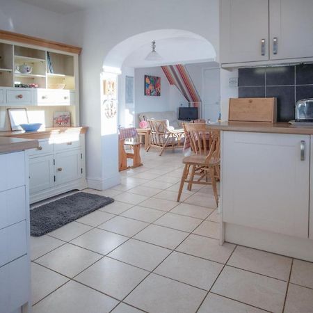 Maytree Cottage - 4 Bedroom Holiday Home - Tenby Exterior photo