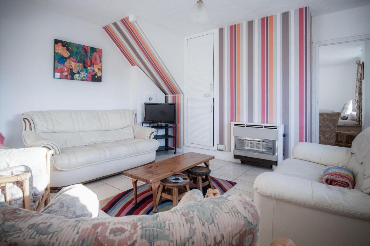 Maytree Cottage - 4 Bedroom Holiday Home - Tenby Exterior photo