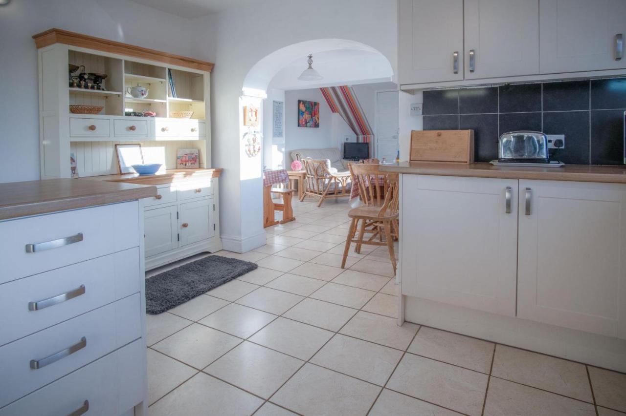 Maytree Cottage - 4 Bedroom Holiday Home - Tenby Exterior photo