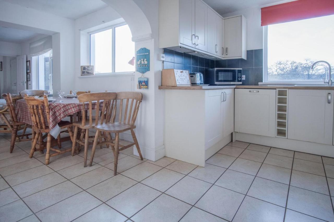 Maytree Cottage - 4 Bedroom Holiday Home - Tenby Exterior photo