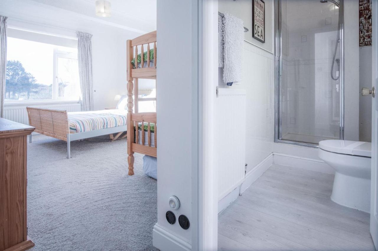 Maytree Cottage - 4 Bedroom Holiday Home - Tenby Exterior photo